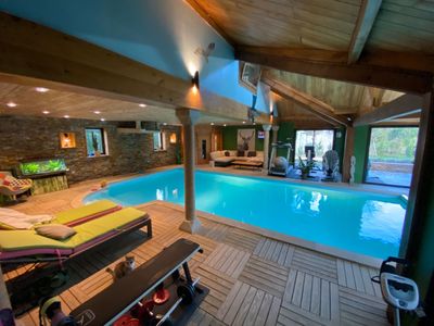 Cottage cosy avec piscine intérieur 