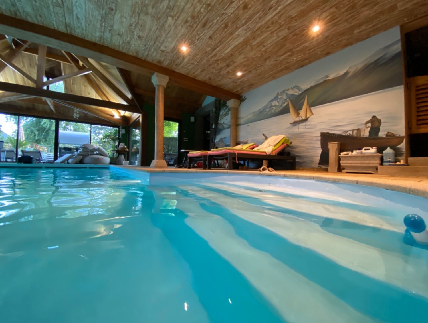 Cozy cottage with indoor pool