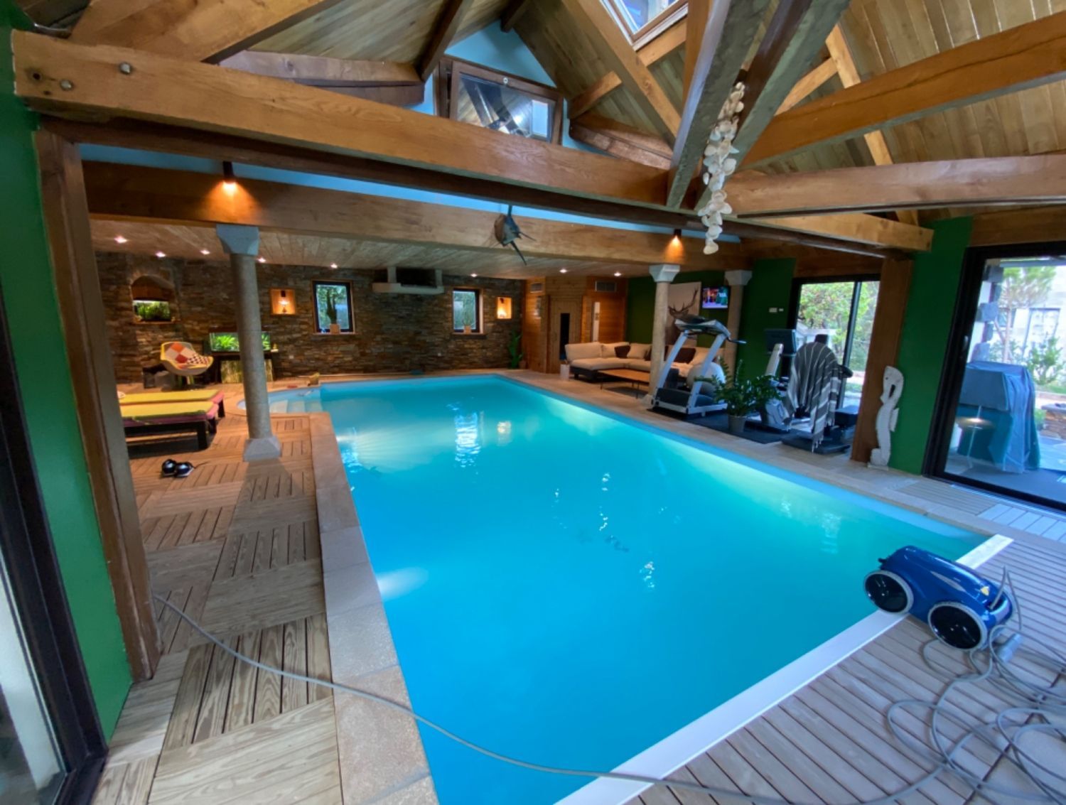 Cozy cottage with indoor pool