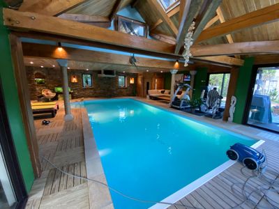 Cottage cosy avec piscine intérieur 
