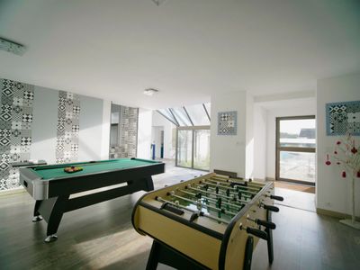 Reception room with terraces surrounded by nature