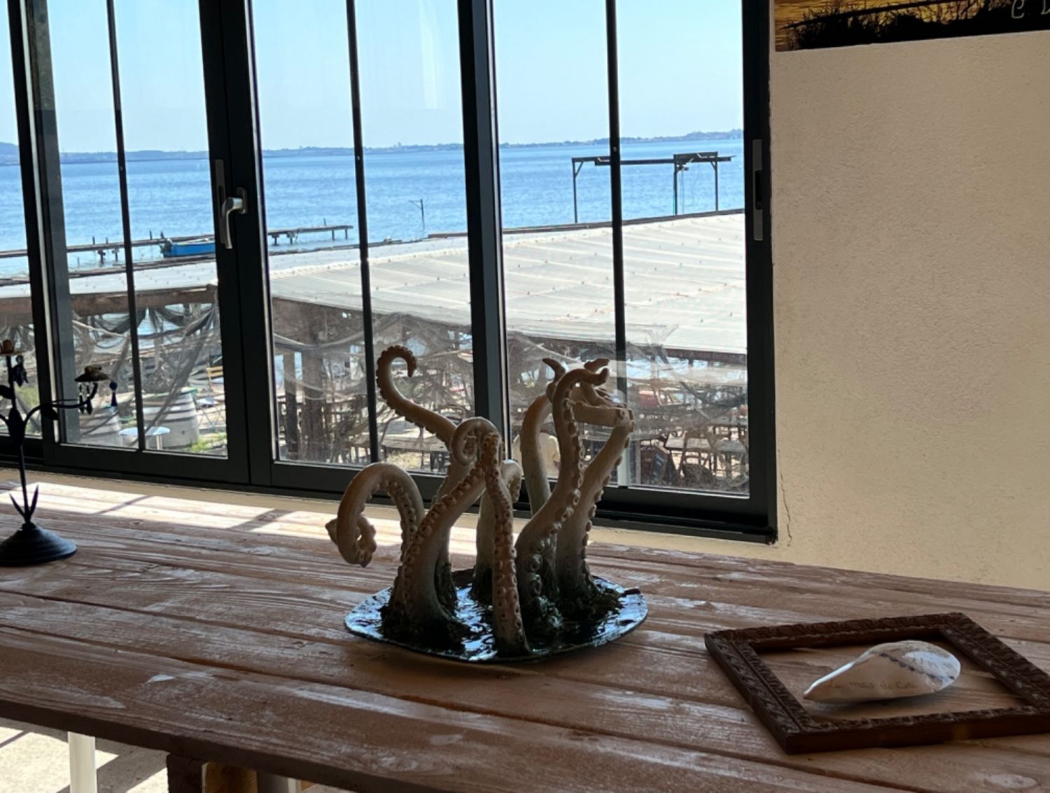 Reception room with lagoon view