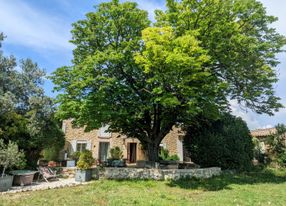 Mas with swimming pool in Luberon