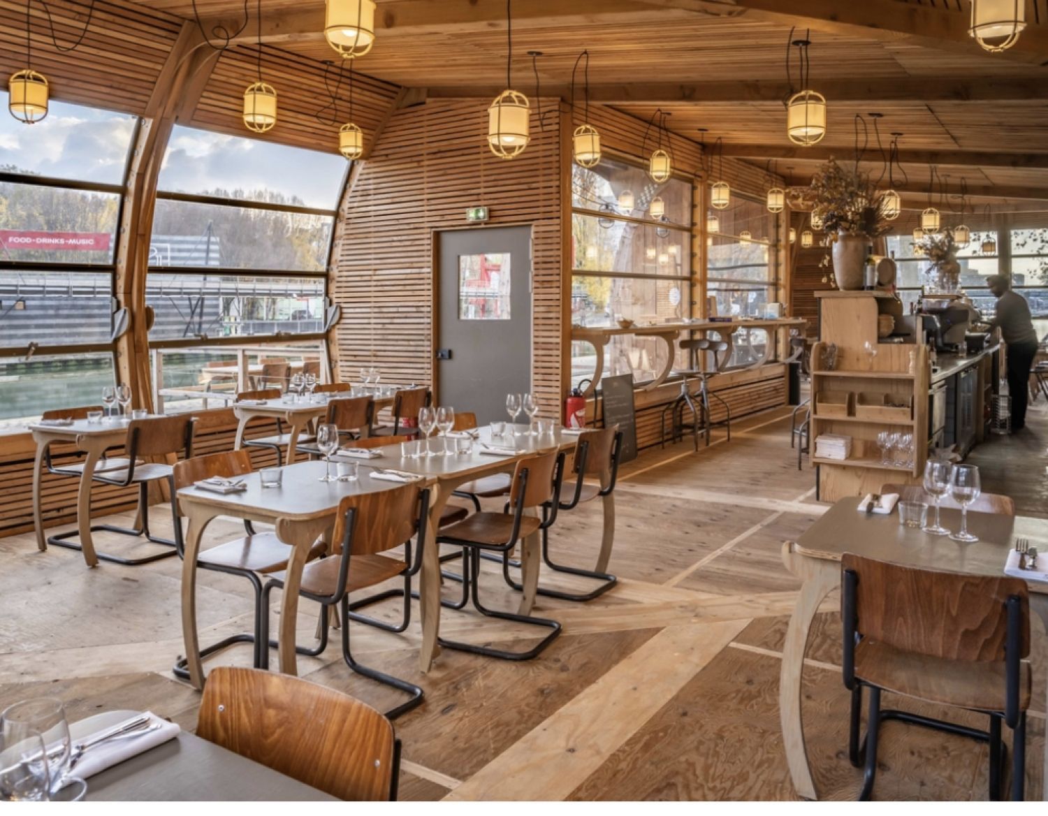 Canal-Side Cabin Restaurant in Parc de la Villette for Private Events