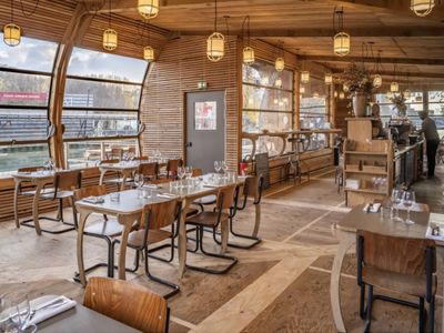 Canal-Side Cabin Restaurant in Parc de la Villette for Private Events