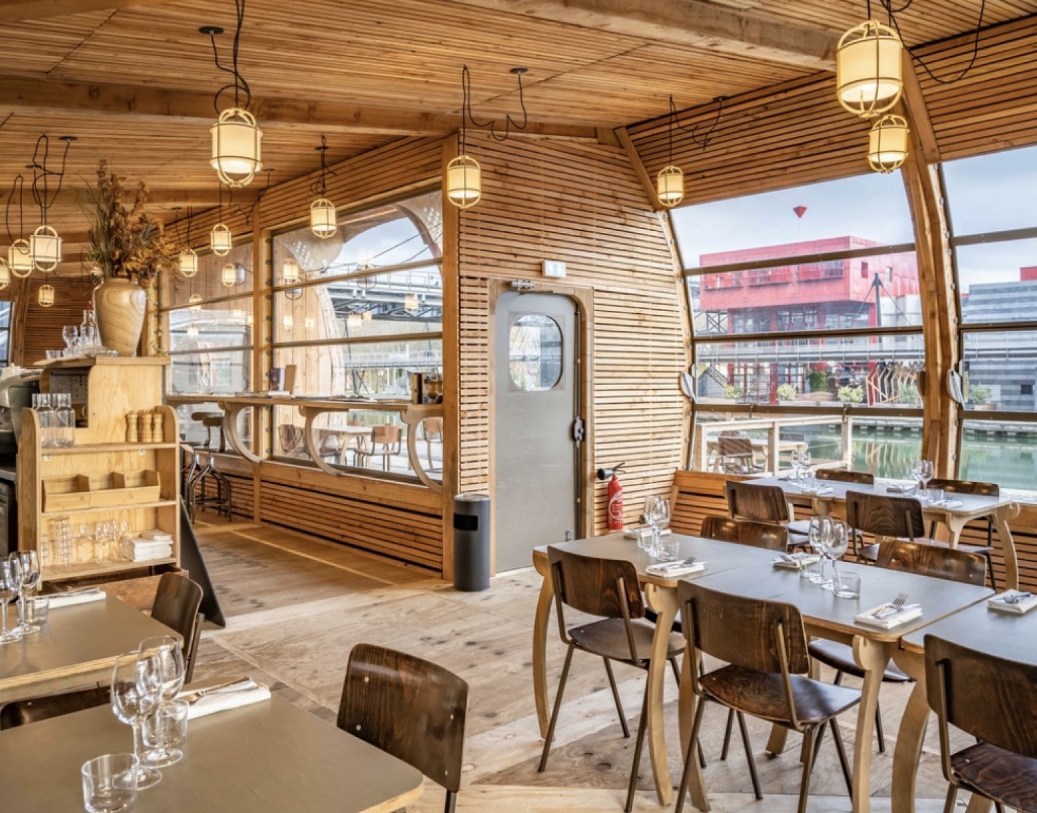 Canal-Side Cabin Restaurant in Parc de la Villette for Private Events