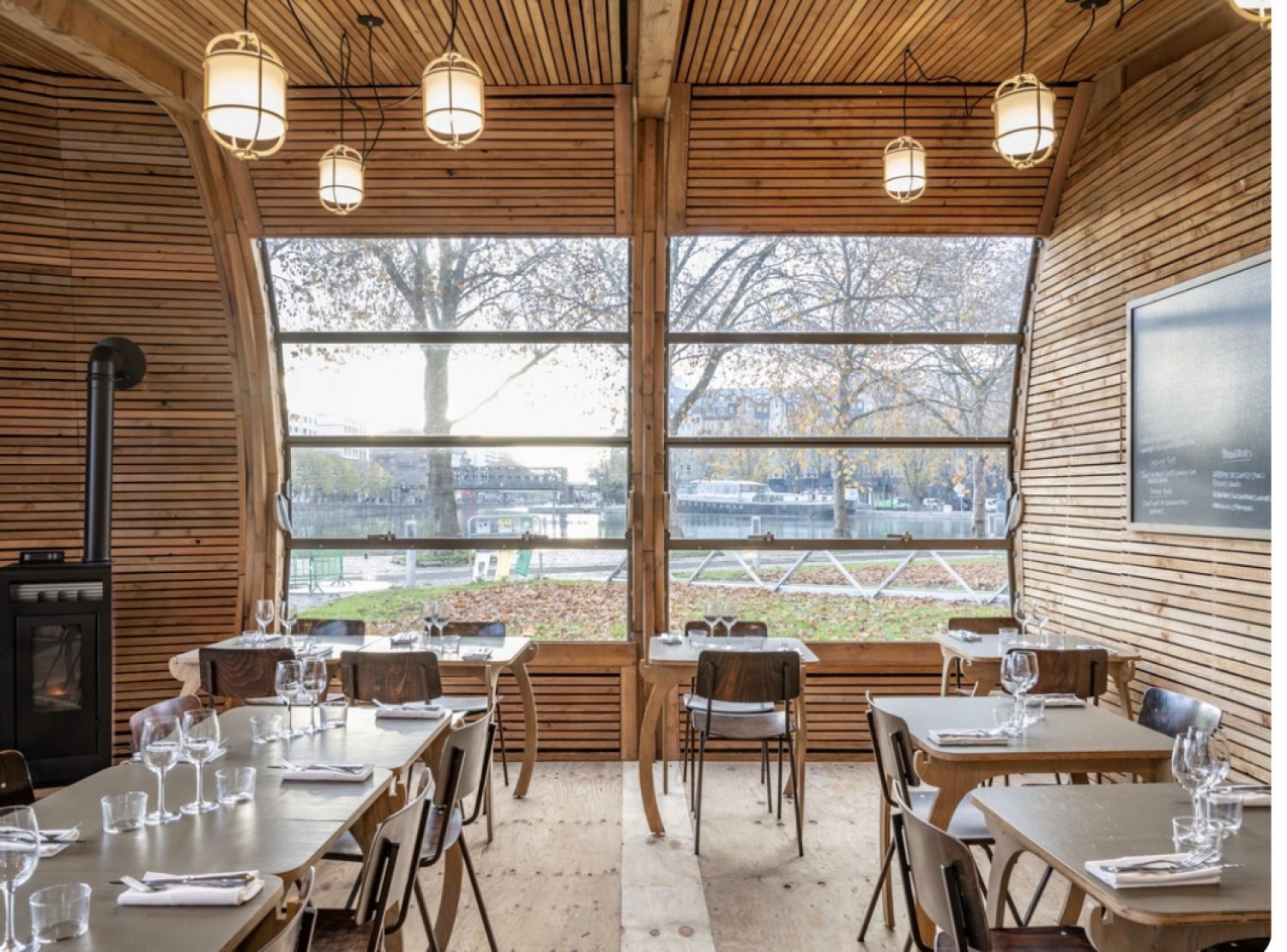 Canal-Side Cabin Restaurant in Parc de la Villette for Private Events