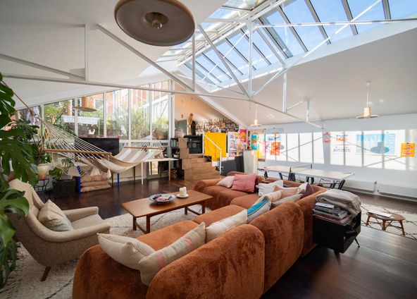 6 bedroom loft with terrace not overlooked