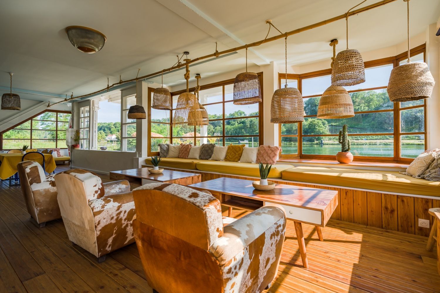 Luxurious Californian-style villa with panoramic views of the Seine