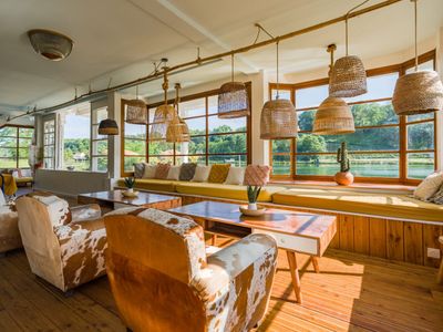 Luxurious Californian-style villa with panoramic views of the Seine