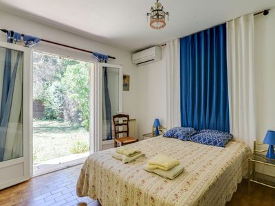 Guest House with swimming pool and spacious garden for 30people