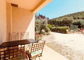 Maison d'hôtes avec piscine et grand jardin pour 30 personnes