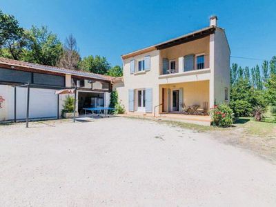 Guest House with swimming pool and spacious garden for 30people