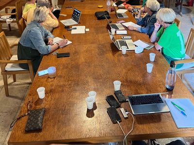 Arles, Gardens and exceptional rooms around a pool