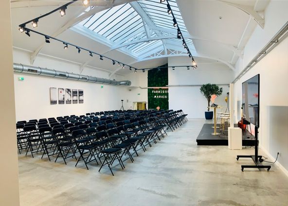 Event venue in the heart of the Marais under glass roof 