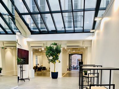 Event venue in the heart of the Marais under glass roof 