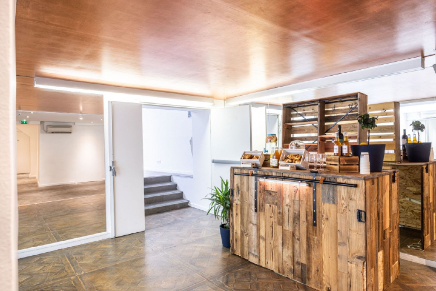 Event venue in the heart of the Marais under glass roof 