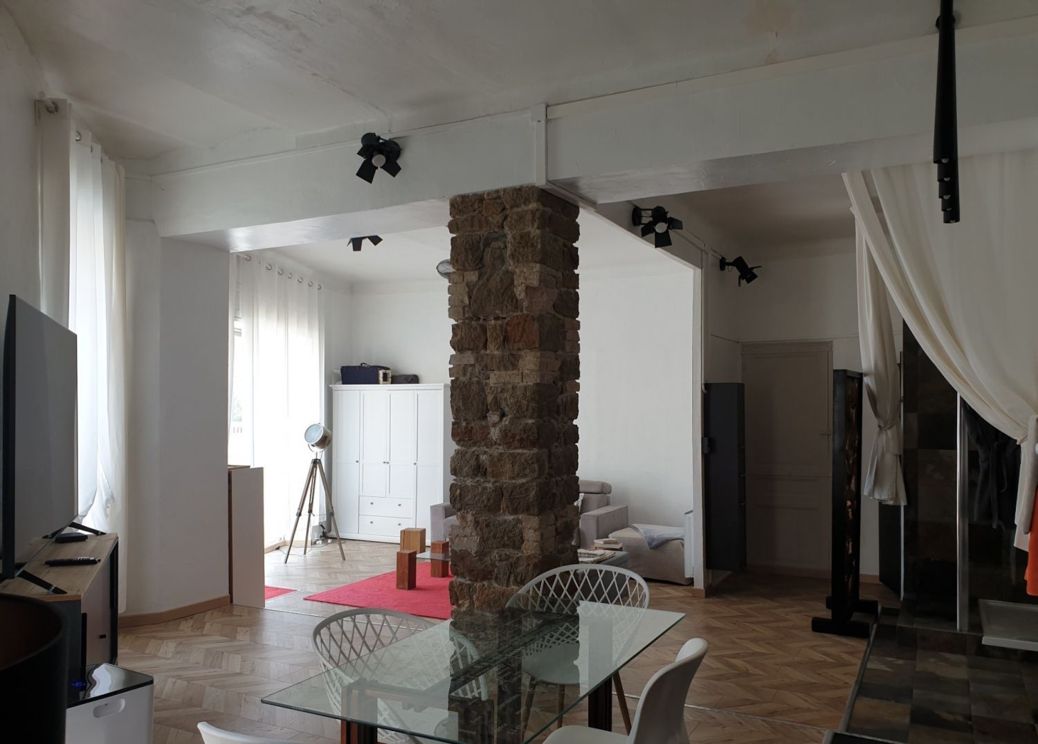 Loft historique à Cannes avec plafonds de 4m – Près de la Croisette