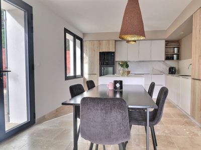 Villa with swimming pool and jacuzzi pond view