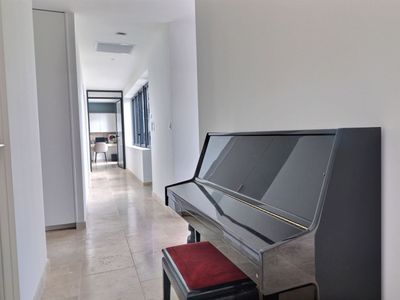 Villa with swimming pool and jacuzzi pond view