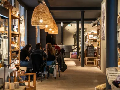 Concept Store des Batignolles : Café, Restaurant & Espace Événementiel