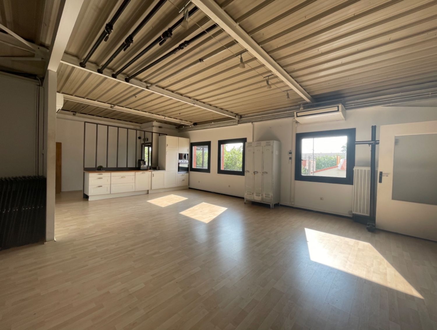 Modular space 650 m²