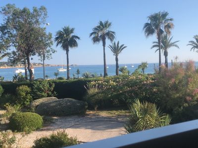 Apartment facing the sea.