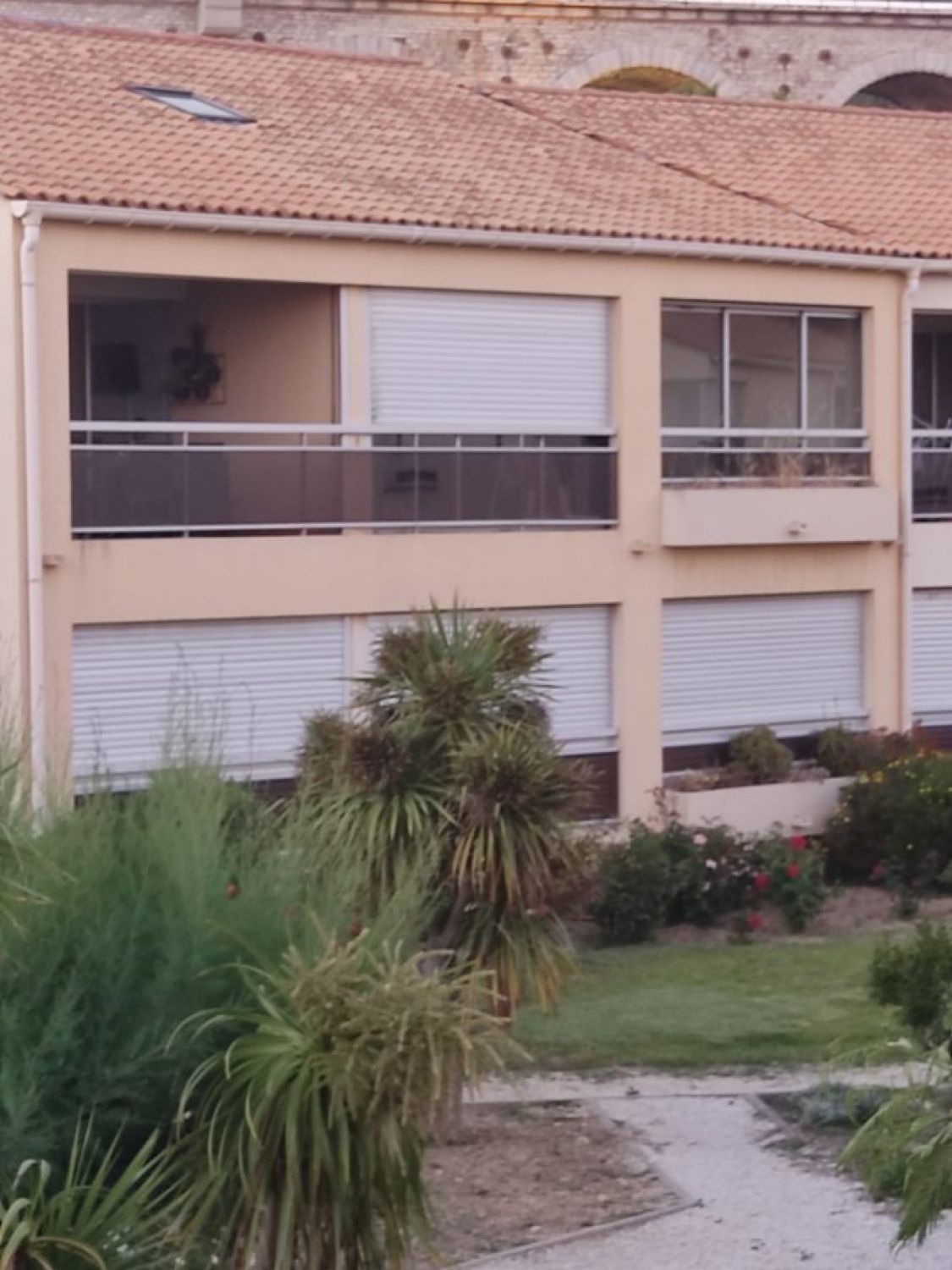 Apartment facing the sea.