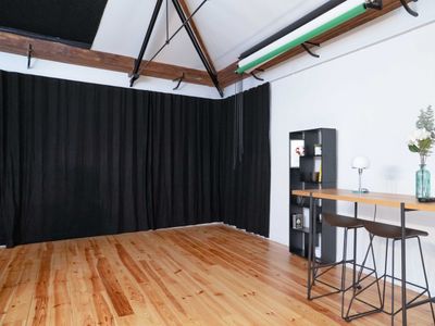 Paris Photo & Video Studio - 80m² Creative Space in 11th Arrondissement