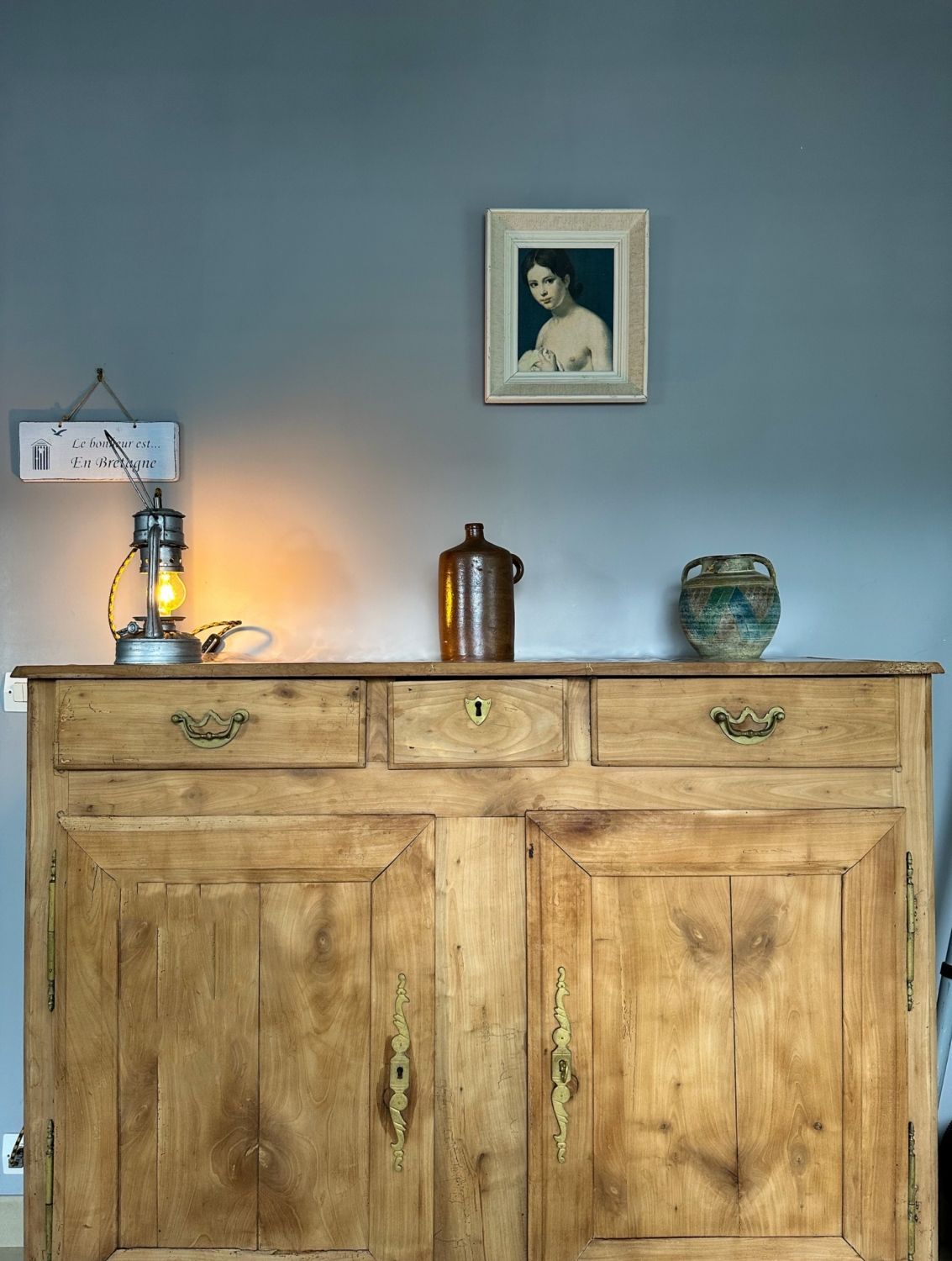 Chic and authentic domain