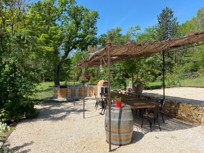 Land with swimming pool and summer kitchen