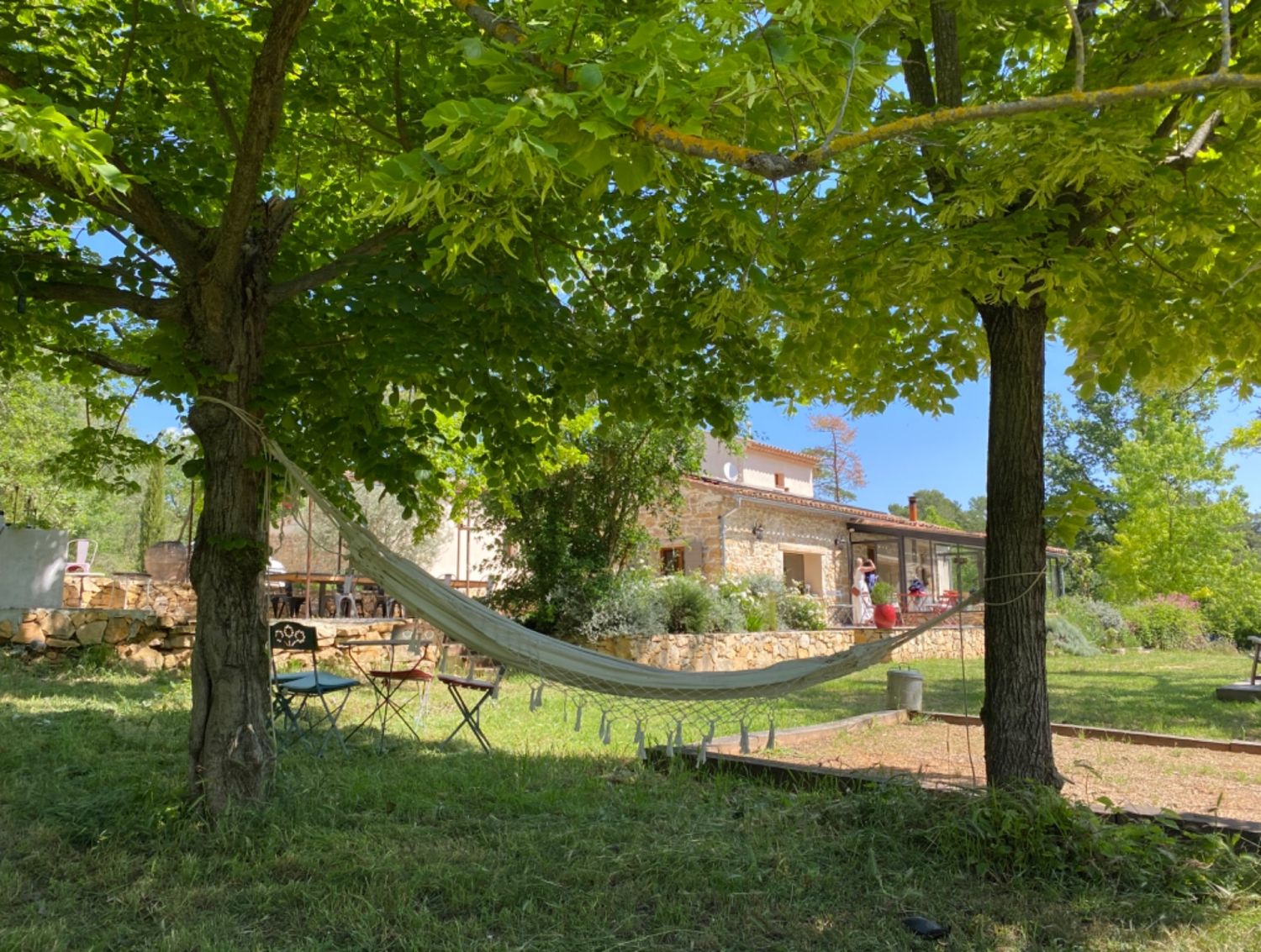 Land with swimming pool and summer kitchen