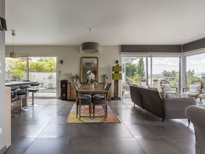 Large room and two terraces with panoramic views