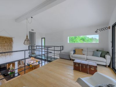 Magnificent villa with swimming pool, mountain view