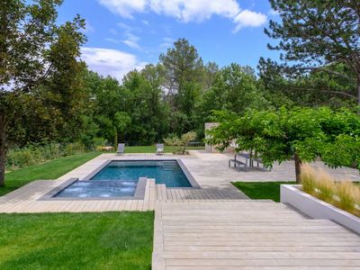 Magnificent villa with swimming pool, mountain view