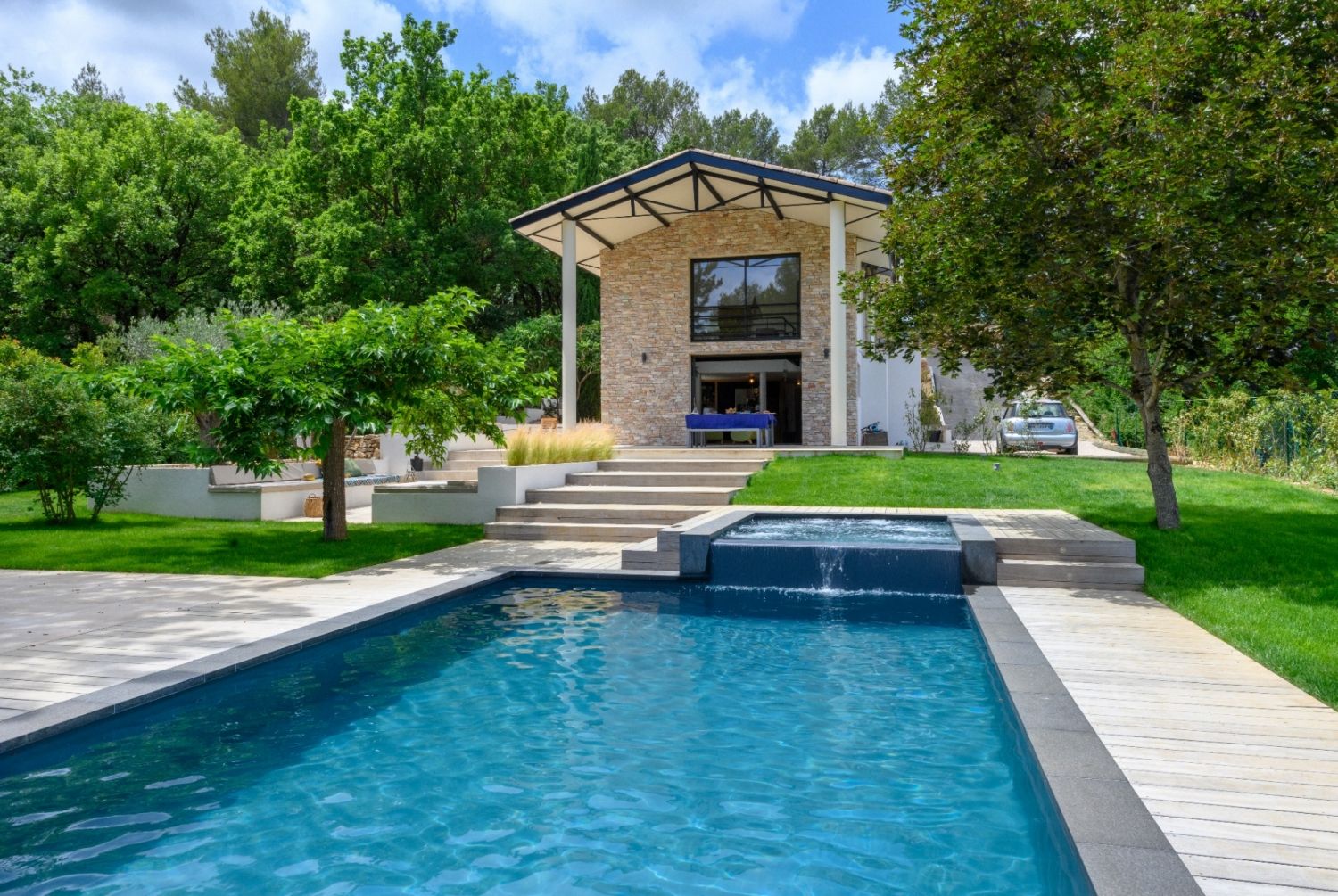Magnifique villa avec piscine, vue montagne
