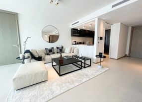 200 m² apartment opposite the Palais des Festivals