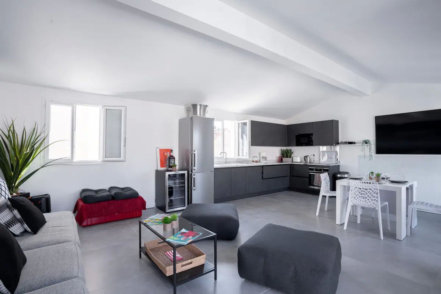 Penthouse Cannes – 8 Guests, Rooftop & Sea View