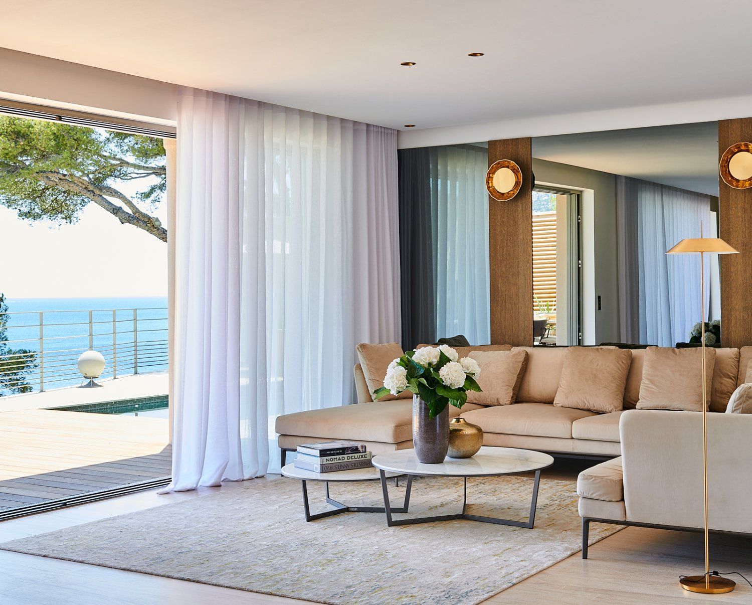 Villa de Luxe avec Piscines Privées et Accès à la Mer à Cassis
