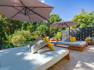 Balinese garden at the gates of Paris