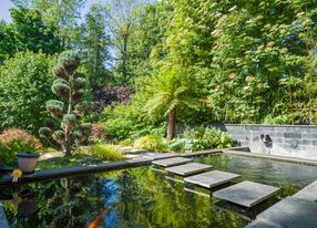 Balinese garden at the gates of Paris