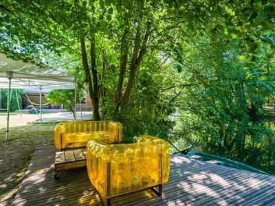 Balinese garden at the gates of Paris