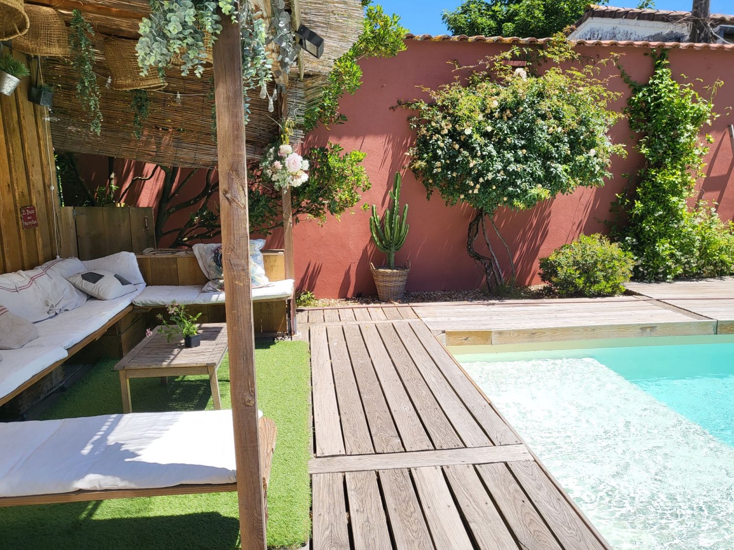 Large family home with swimming pool