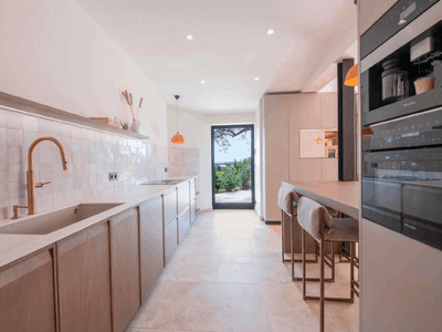 Bastide avec piscine au coeur des vignes