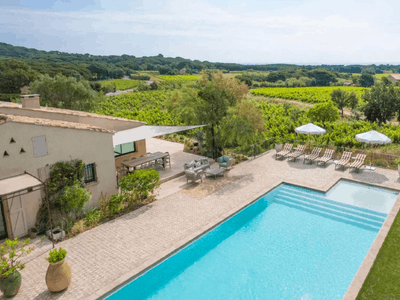 Bastide avec piscine au coeur des vignes