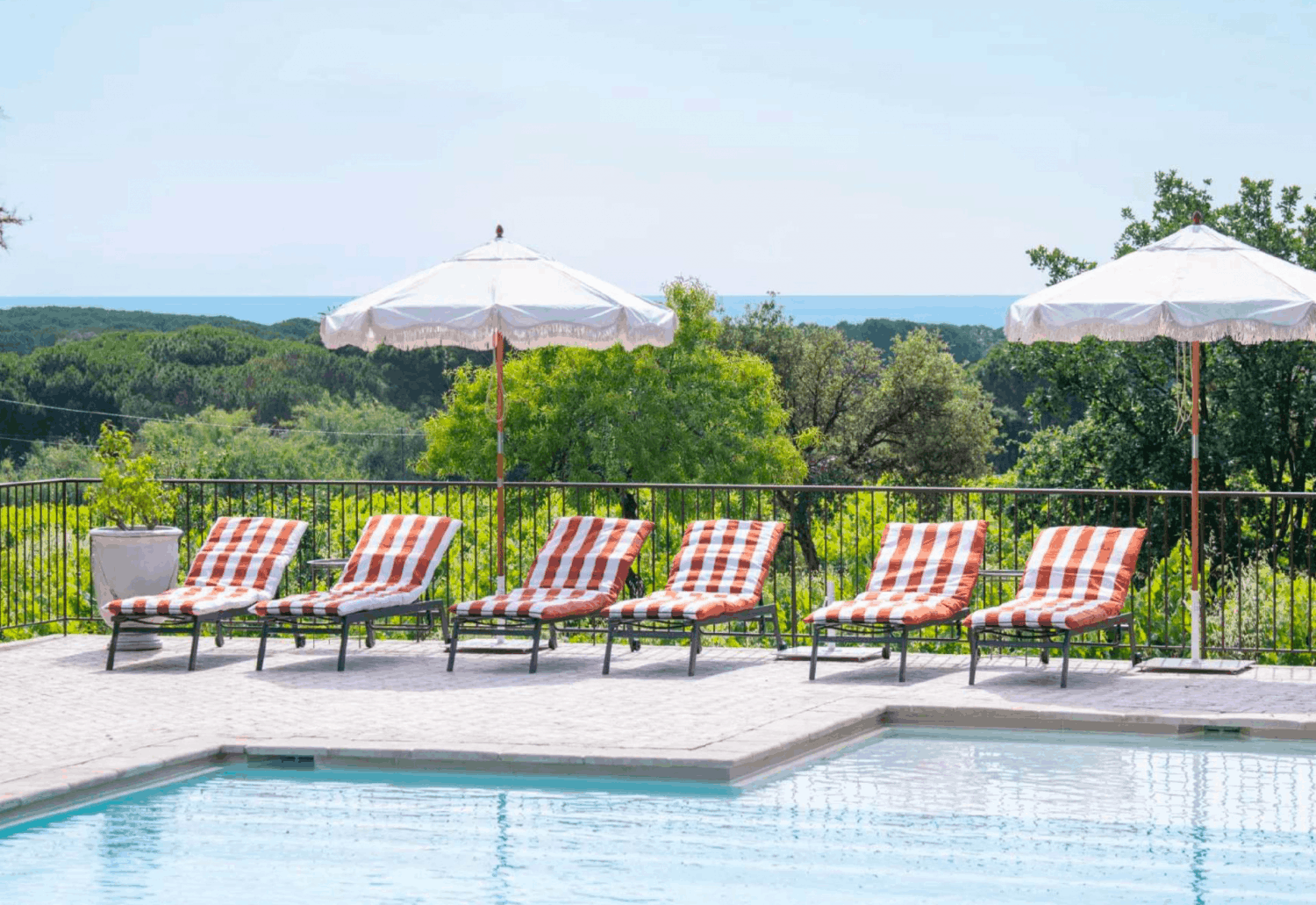 Bastide avec piscine au coeur des vignes