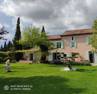 Superb old farmhouse with swimming pool and large garden