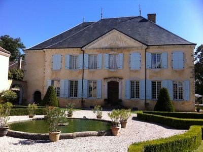 17th century castle with 1 ha of French gardens and swimming pool
