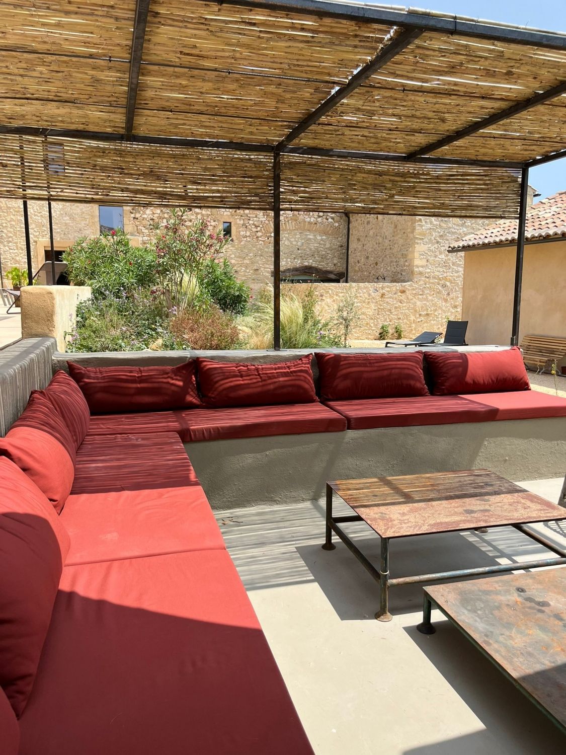 Bastide Aragon charming cottage with swimming pool and beautiful terraces