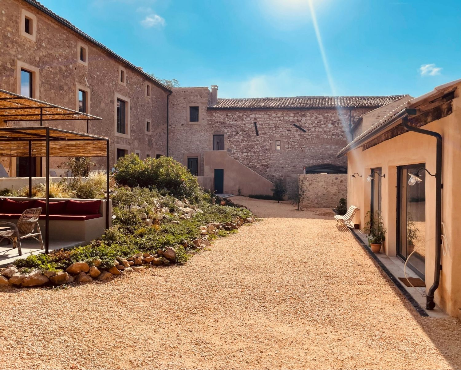 Charming gîte 10 km from Uzes for 12 to 24 people